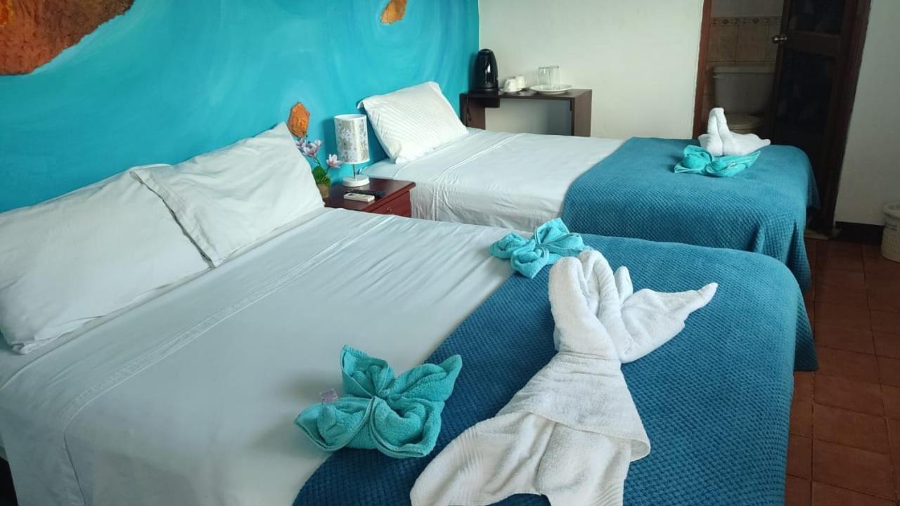 Puerto Ayora Island Hotel Екстериор снимка