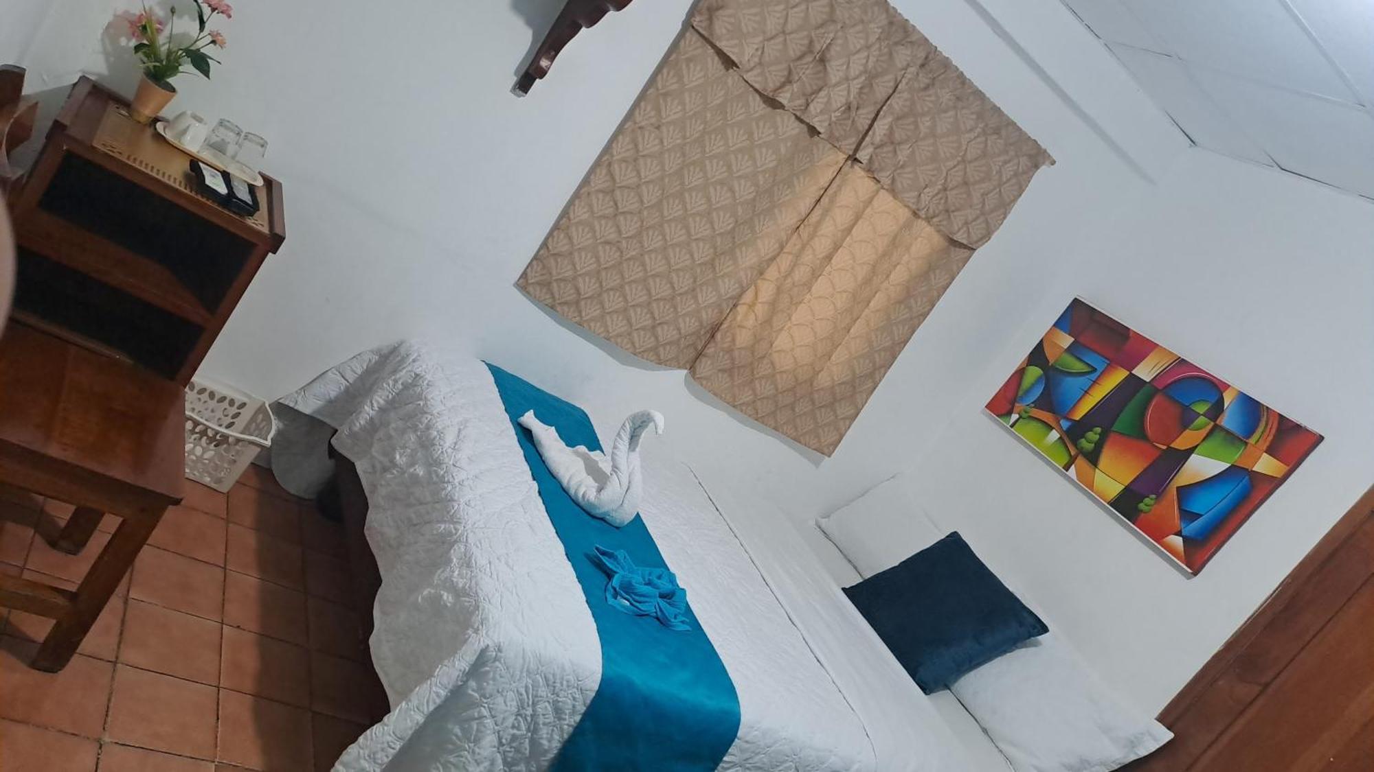 Puerto Ayora Island Hotel Екстериор снимка